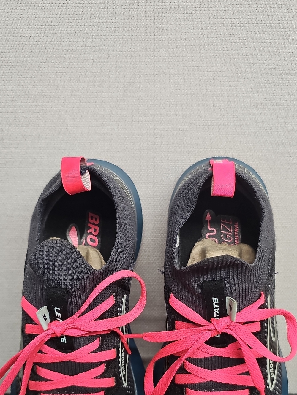 BROOKS LEVITATE 5 STEALTH FIT WOMENS SNEAKERS BFPM-06-070 - Picture 4 of 11